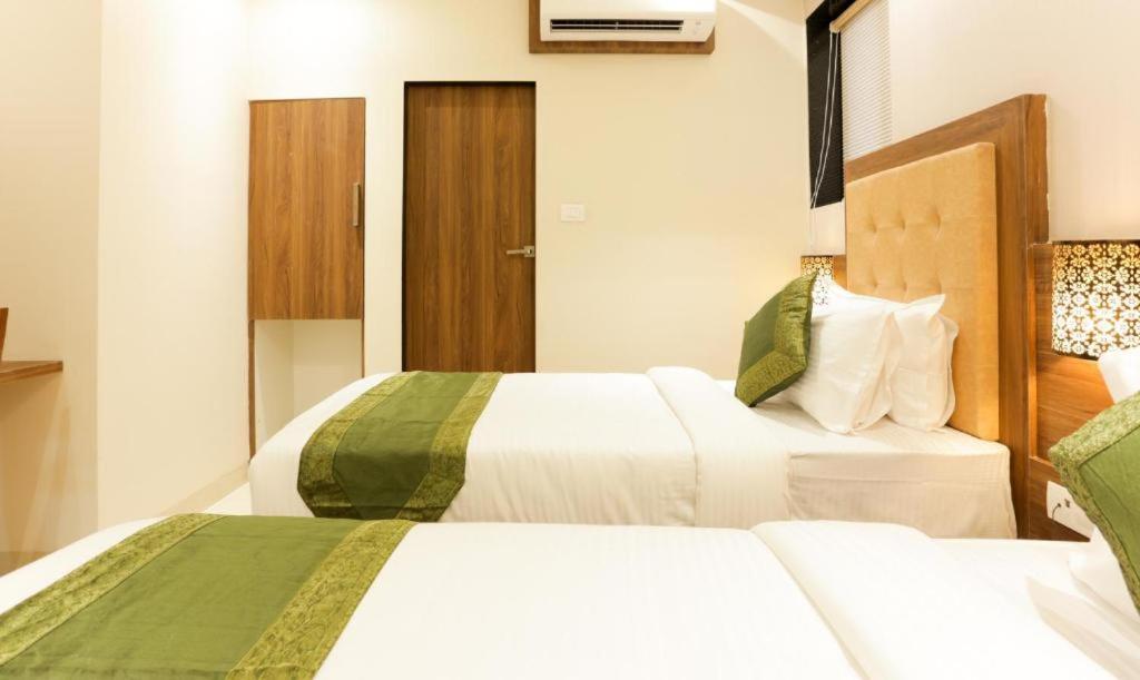 Hotel Delight Мумбаї Екстер'єр фото
